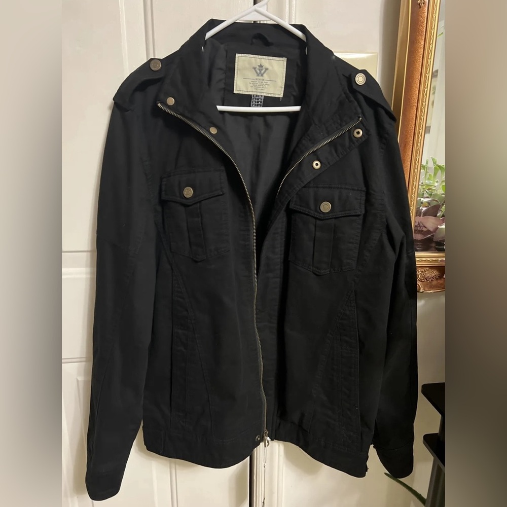 black military jacket from WenVen. Made with lightweight cotton canvas,